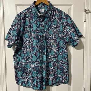 Hurley men’s XL button down tropical Hawaiian shirt with skeletons